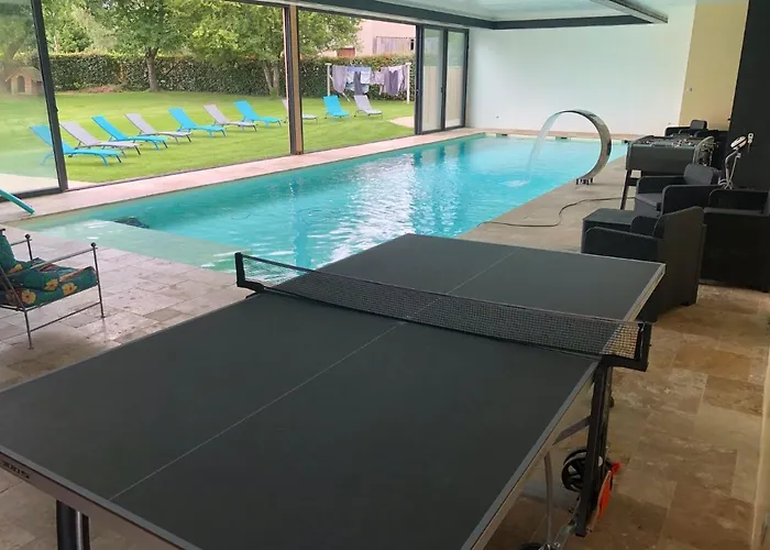 Logement @ 10 Personnes Avec Piscine Interieure 31 Degres Zoo De La Fleche 24 H Du Mans