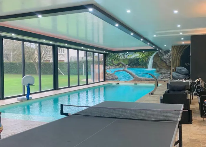 Logement @ 10 Personnes Avec Piscine Interieure 31 Degres Zoo De La Fleche 24 H Du Mans