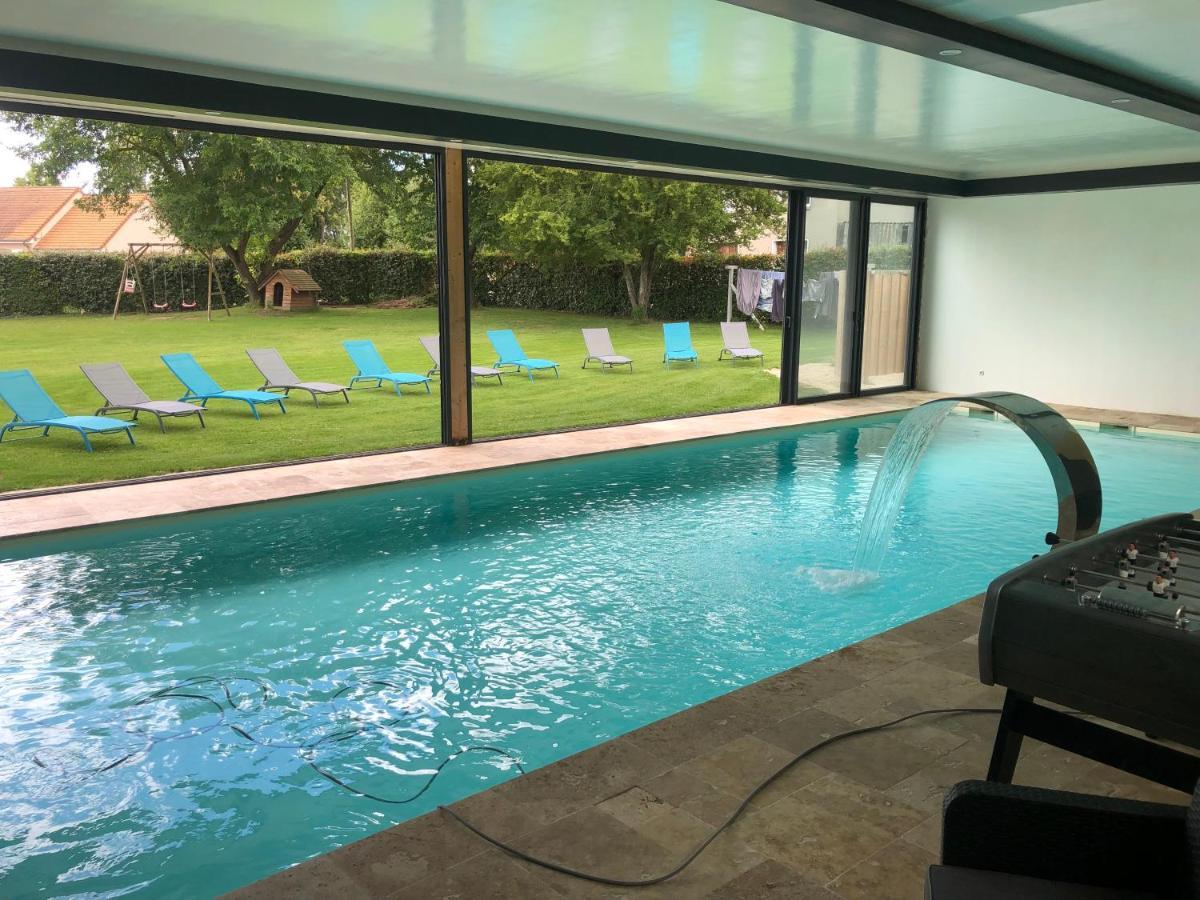 @ 10 Personnes Avec Piscine Interieure 31 Degres Zoo De 24 H Du Mans Apartment *
